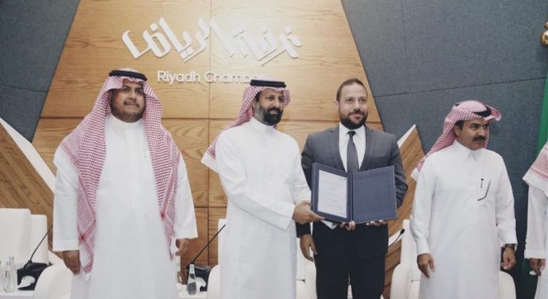 CMA Chairman honored Musharaka for participation in (Listing Forum)